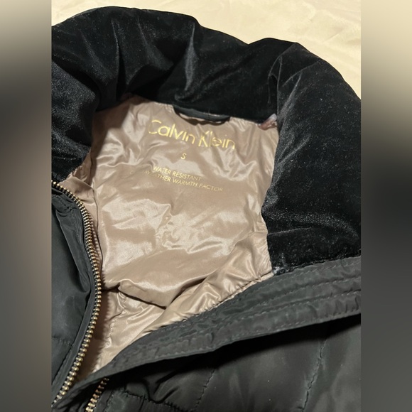 Calvin Klein puffer jacket - Picture 6 of 8